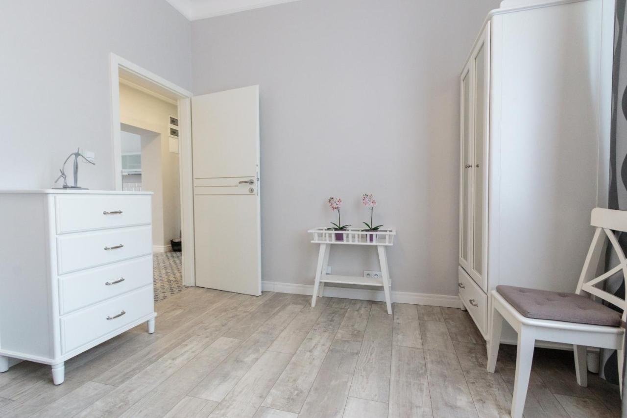 Rental Apartments Krochmalna Варшава Екстериор снимка